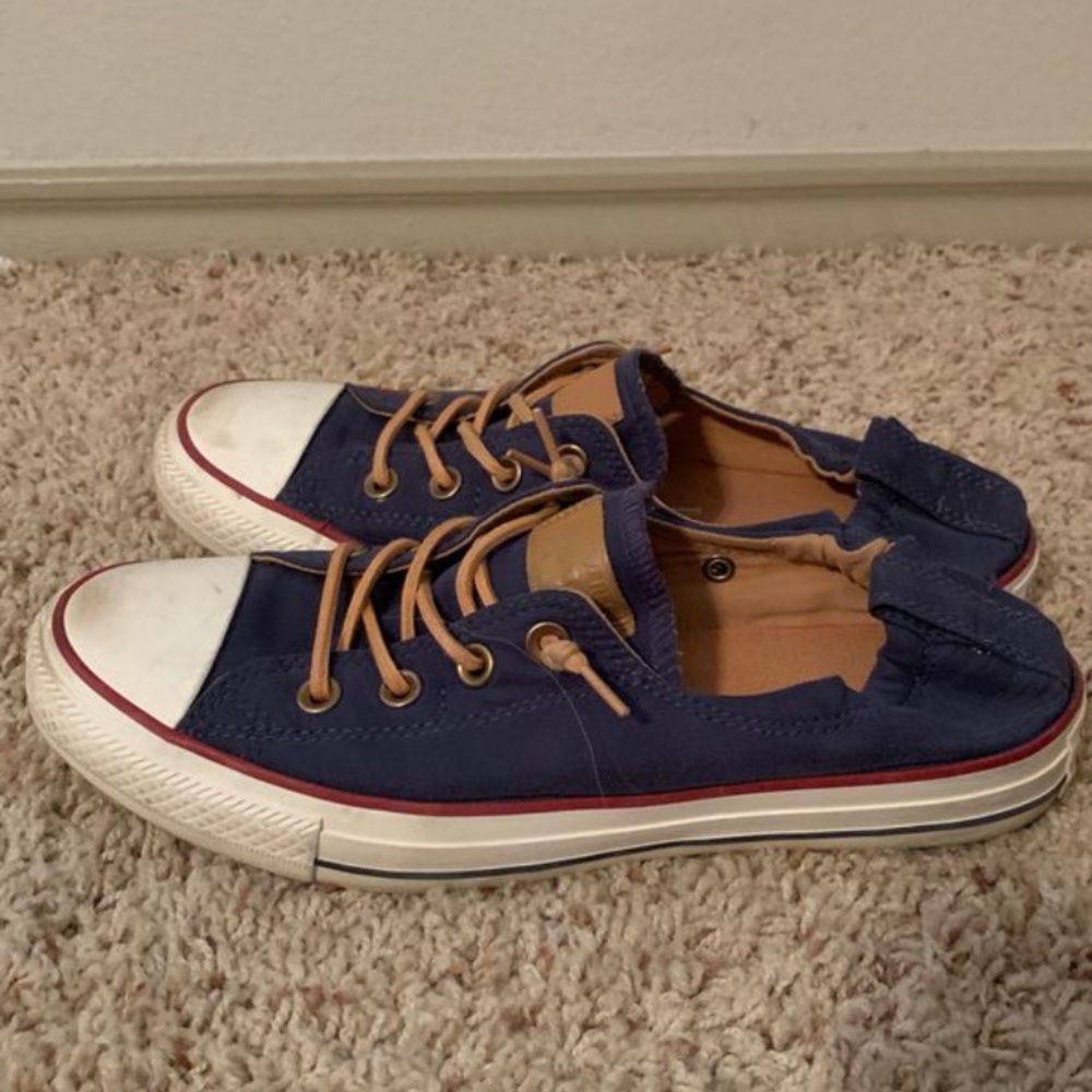 Converse - Picture 2 of 3